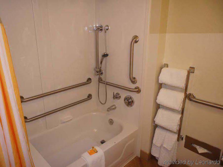 Hotel La Quinta By Wyndham Raleigh Cary Exterior foto