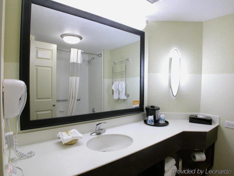 Hotel La Quinta By Wyndham Raleigh Cary Exterior foto